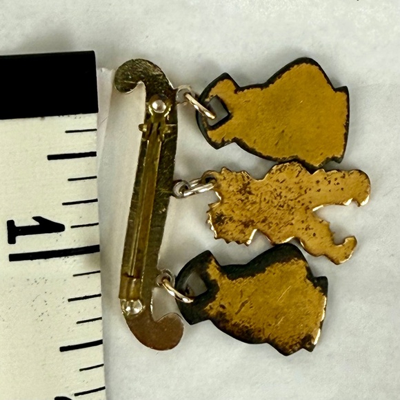 Antique Enamel Pin Holland Banner 3 Boys Girls Dangling Charms Souvenir Brooch - Picture 7 of 9